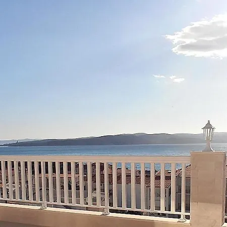 Lux Panoramic Bonaca アパート